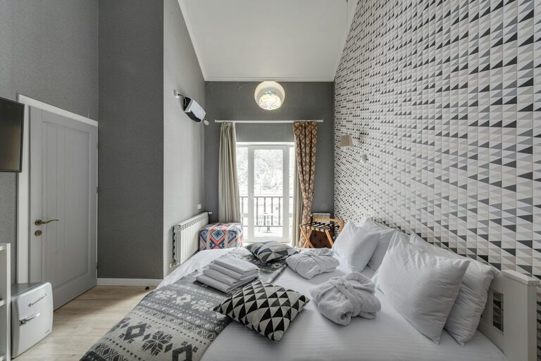 How to Refresh Your Bedroom on a Budget: Easy and Stylish Tips